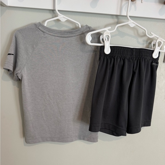 Nike Gray Kids 4T Matching Set - Picture 8 of 8